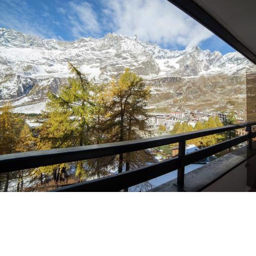 Just 30m from the ski lifts