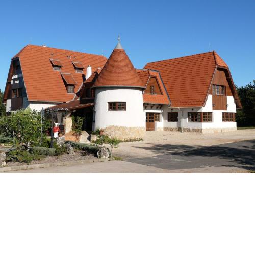 Kádárta Vendéglő Panzió