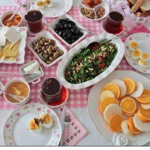 KAHVALTI DAHİL