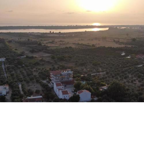 Kaiafas Lake Hotel