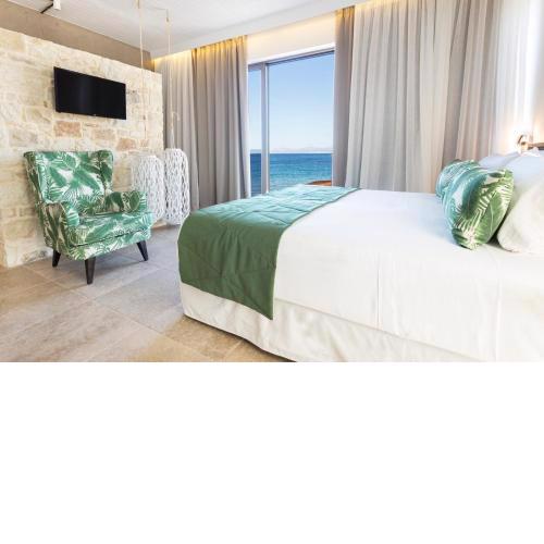 Kalamaki Luxury Suites