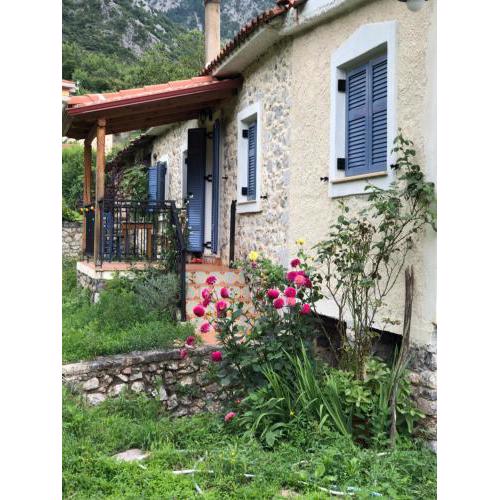 Kalavrita Stone Villa