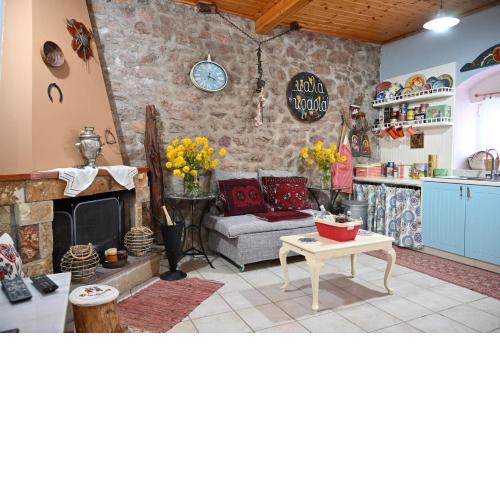 Kalavrita Winter Retreat - Homely Spacious Chalet