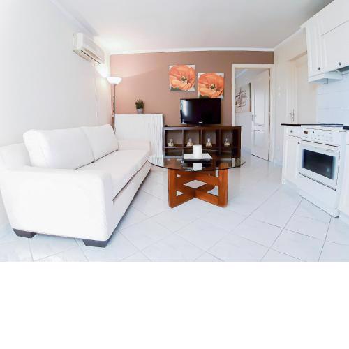 Kalliopi's apartment