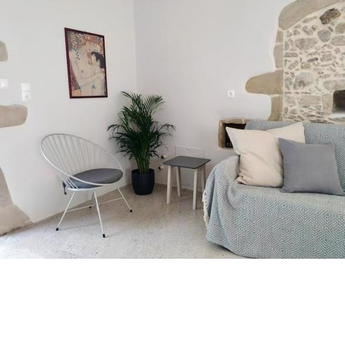 Kamara Bridge House, spacious 1-bedroom quiet retreat