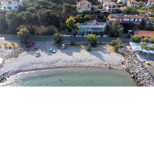 Kamari Apartments seafront