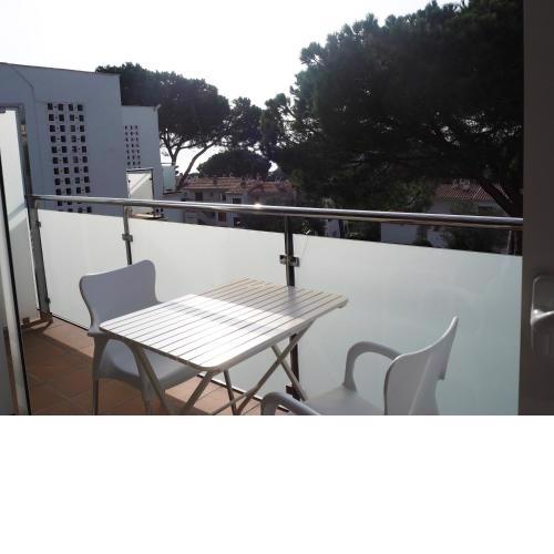 Kaminias II Apartament per 4 persones a Politur