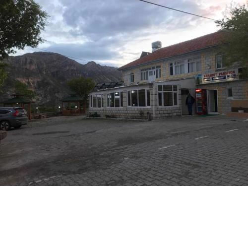 KARADUT PENSION NEMRUT
