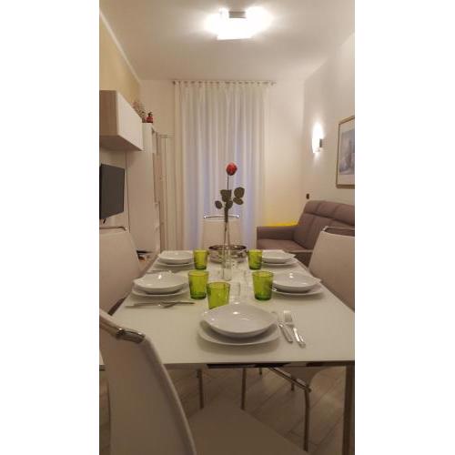 Karina House-check in H 24