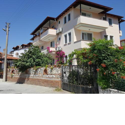 Karya Apartments
