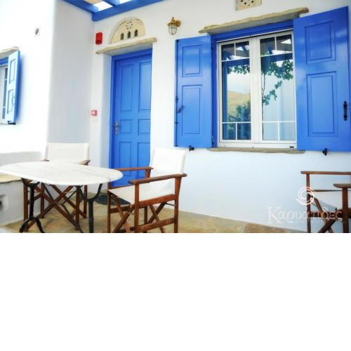 Karyatides Apartments