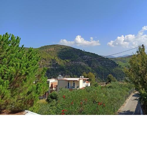 Karyes Kyparissía Home