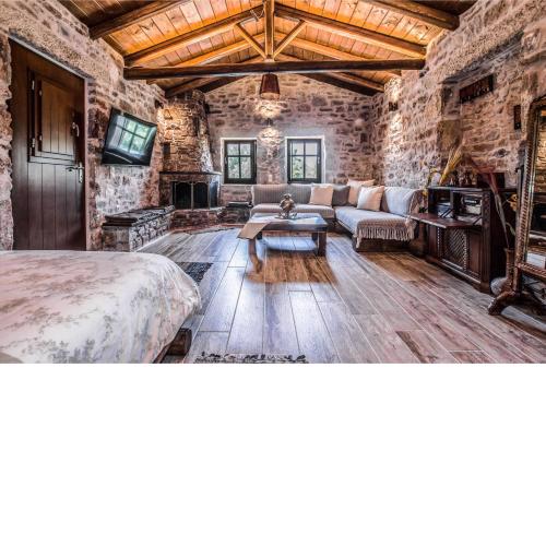 Karyoupolis Lounge Cave House