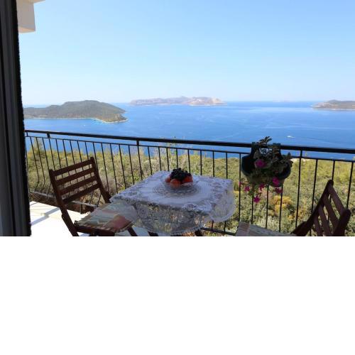 Kaş Ay Işığı Suit Apart