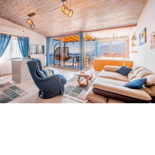 Kaş da deniz manzaralı Belinay Suit Apart