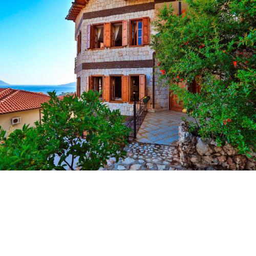 Kaş, merkezde, deniz manzaralı, 4 kişilik aile evleri