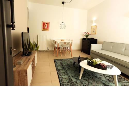 Katia's Pepper Tree Apartment
