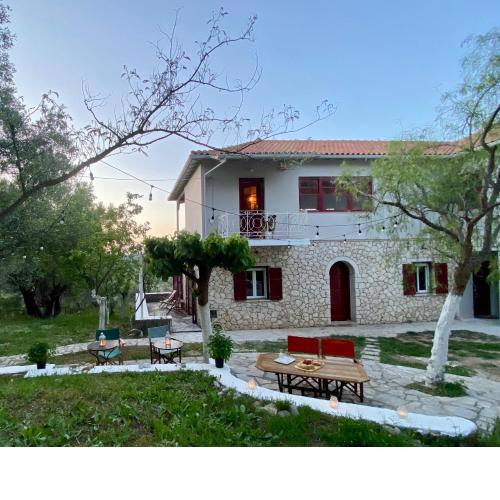 Katouna Home II Σπίτι στην Κατούνα με 4 δωμάτια & πανοραμική θέα