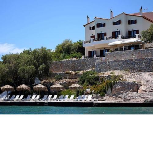 Kekrifalia Hotel