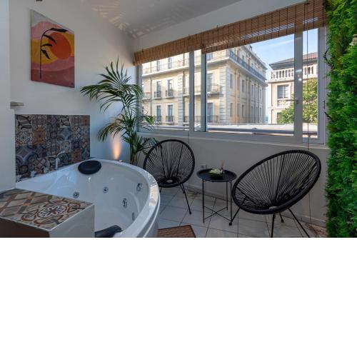 Kentia Modern/Artistic City Apartment
