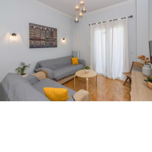 Kerameikos Metro Apartment for 4