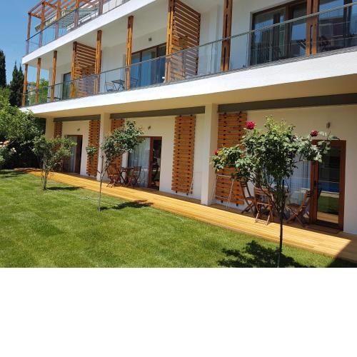 Kiara Apartments