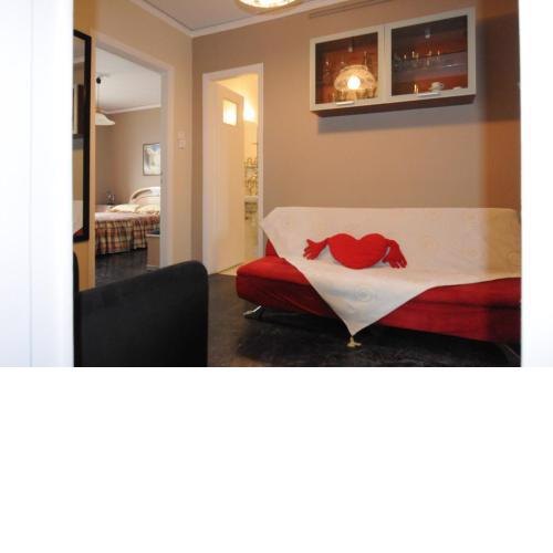 Kinetta Apartments