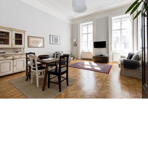 King Rustik & Central Apartment