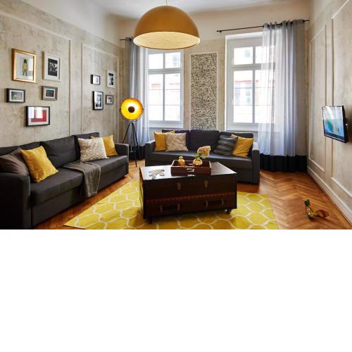 King Street Design Apartment for 12