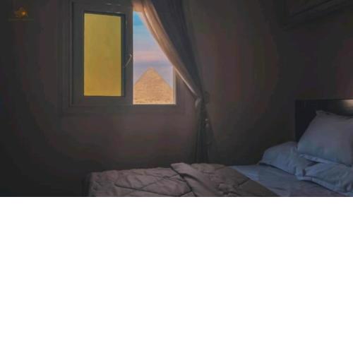 King Tut Pyramids View Apartment