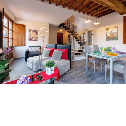 Kinzia FARMHOUSE APARTMENT close to Lucca Walls
