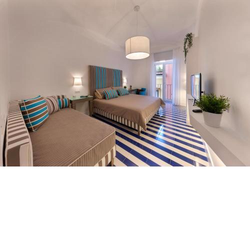 Kira Guest House