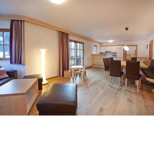Kirchstubn Top 2 - with a balcony in the heart of Pinzgau