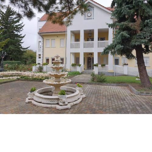 Kiskunlacháza Apartmanház