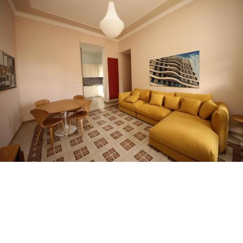 KMC suites - Yellow