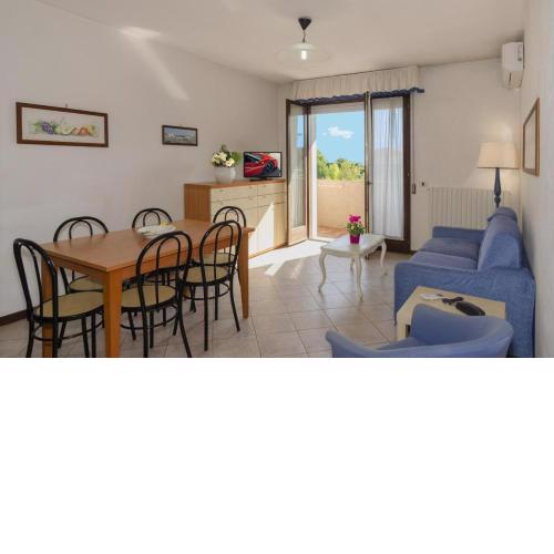 Kokony's Apartments, swimming pool & garden next to the walls of Lucca