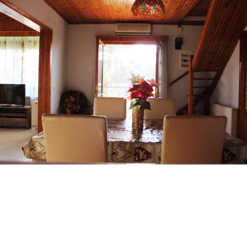 Komninos' Traditional House