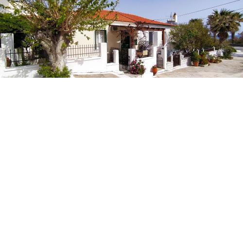 Kontos-Traditional house in Andros beach