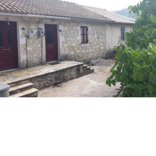 Kontrata Cottage