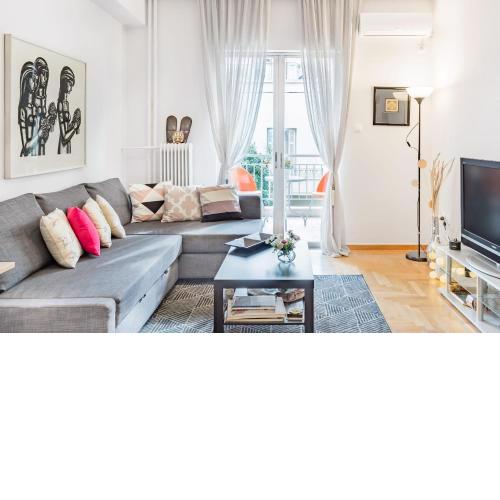 Koukaki Apartment with a Sunny Balcony, near the Acropolis