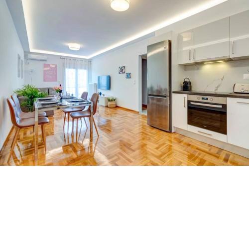 Koukaki lux 2BD 1master ap next to Acropolis