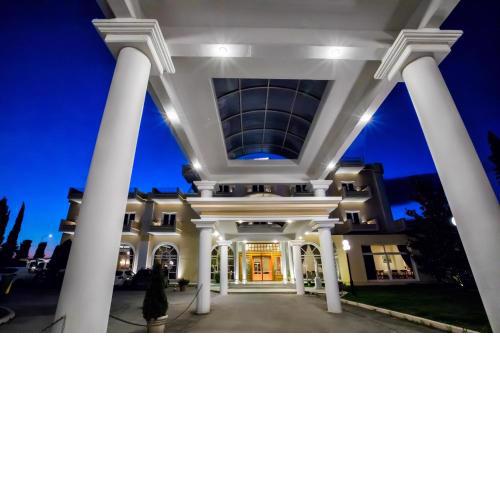 Kouros Hotel