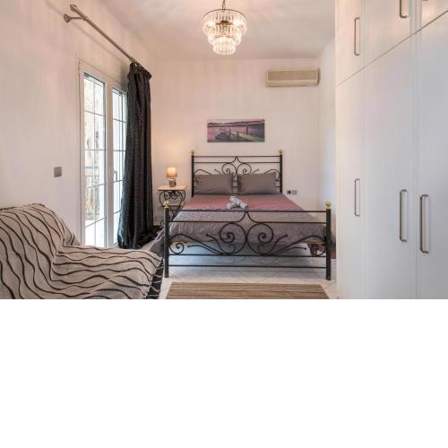 Koutsis Apartment