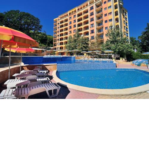 Kris Apartments at Paradise Green Park