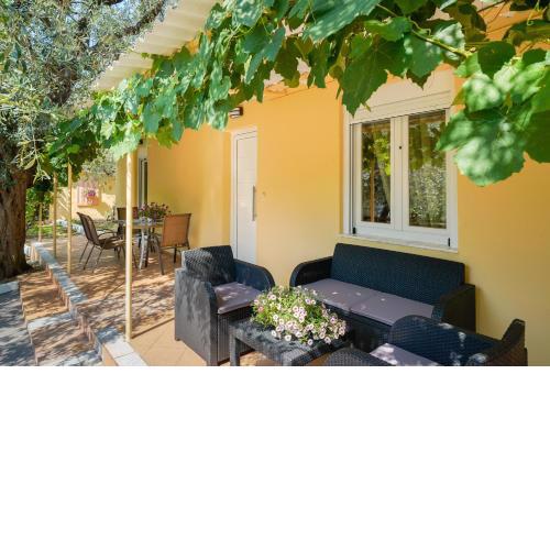 Kritiri House