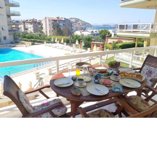Kuşadası Marina 3 BR Sea View with Big Balcony