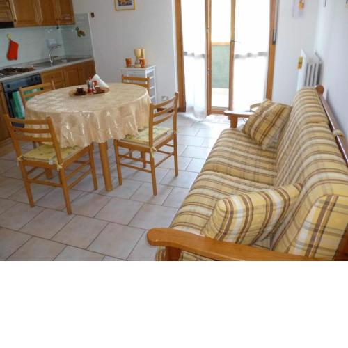 L19 Trilocale con vista mare