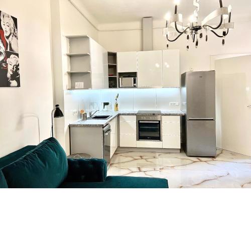 L8 GuestHouse