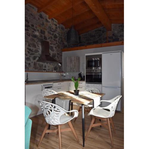 LA ANTIGUA CUADRA precioso apartamento vintage con jardín, barbacoa y acceso al río