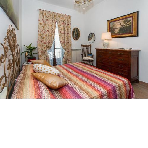 La Bela Rosin by Torino Home